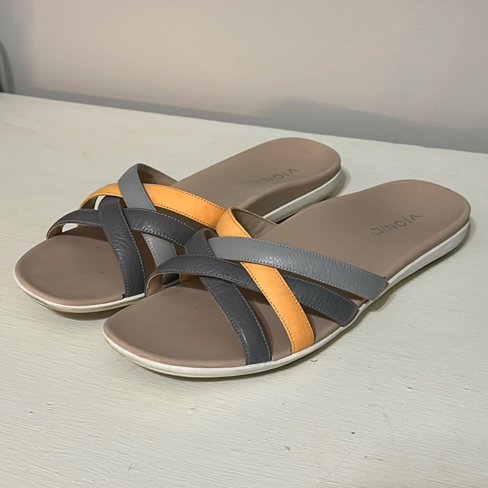 Vionic size 10 gray and yellow cross cross sandals